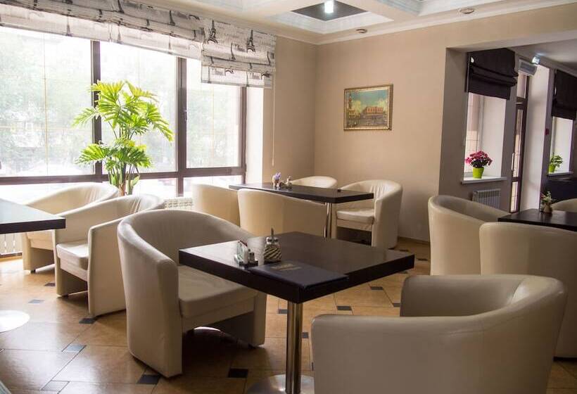 هتل Marton Rokossovskogo