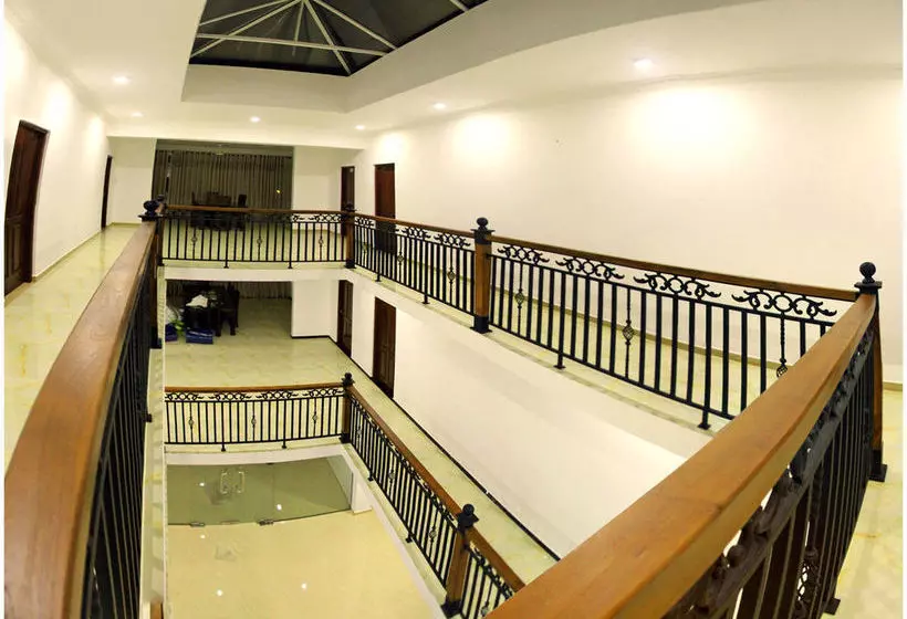 Hotelli Ronaka Airport Transit