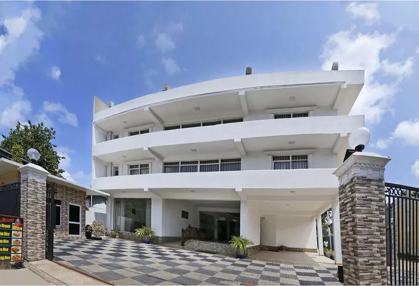 Hotelli Ronaka Airport Transit