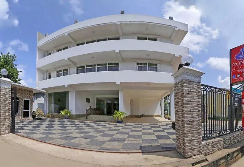 Hotelli Ronaka Airport Transit