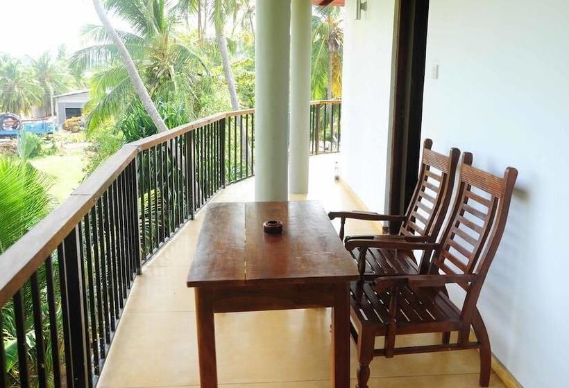 호텔 Traveller S Home