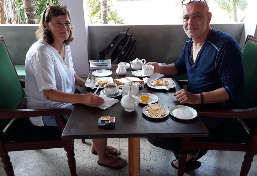 호텔 Traveller S Home