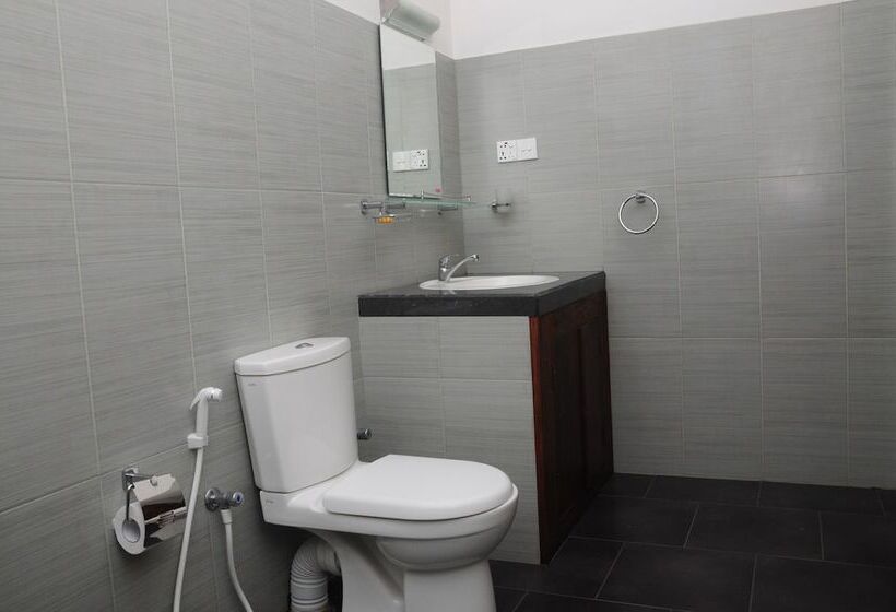 호텔 Traveller S Home