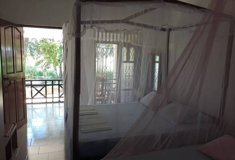 호텔 Traveller S Home