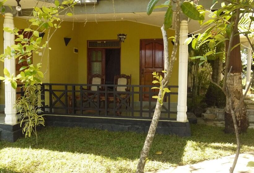 호텔 Traveller S Home