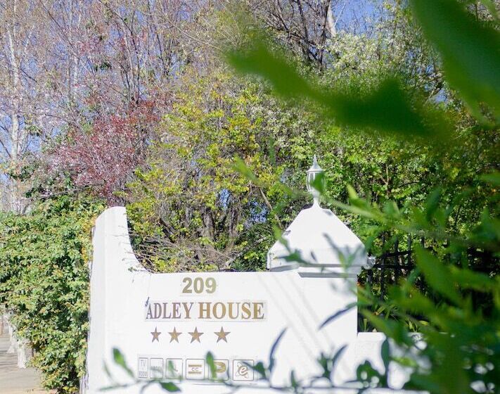 פנסיון Adley House