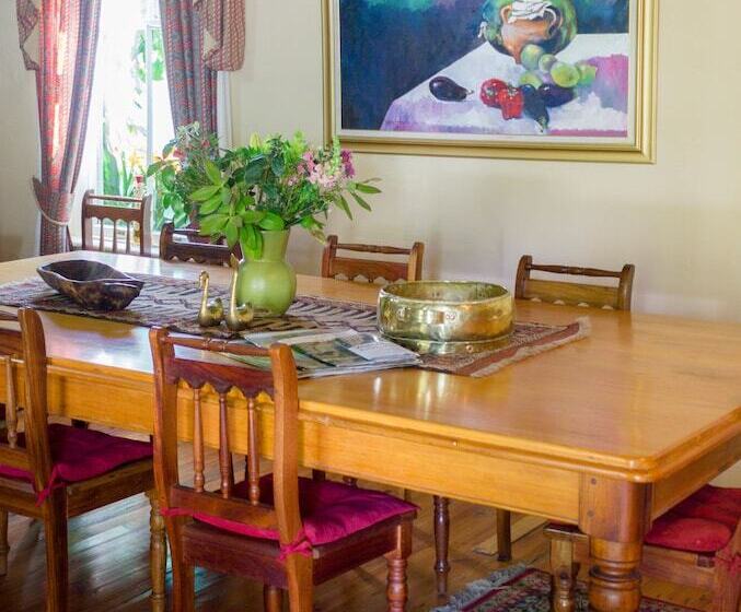 פנסיון Adley House