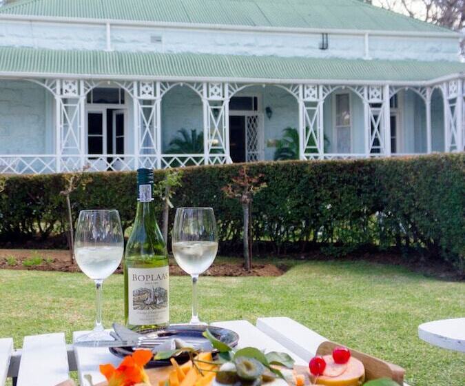 פנסיון Adley House