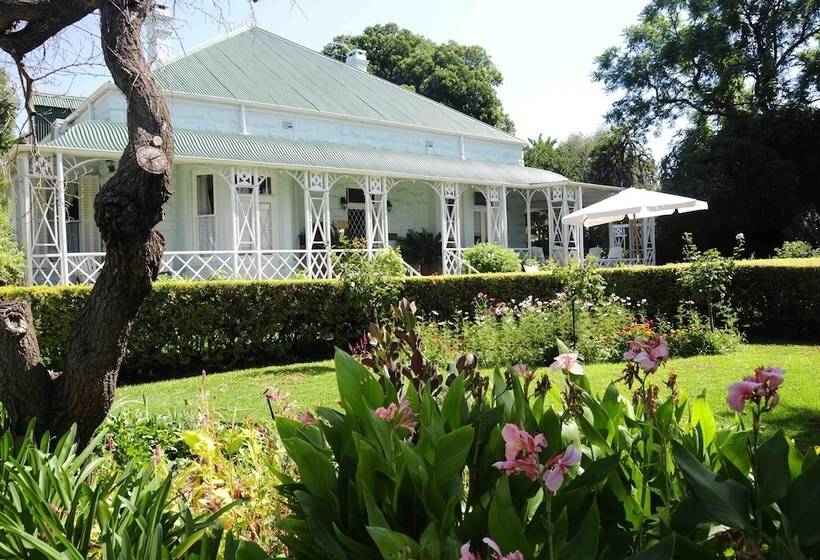 פנסיון Adley House