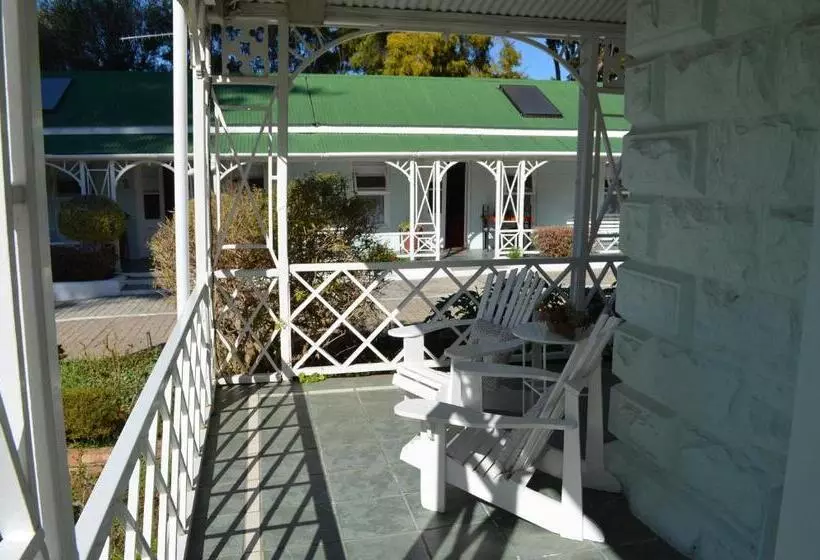 Majatalo Adley House