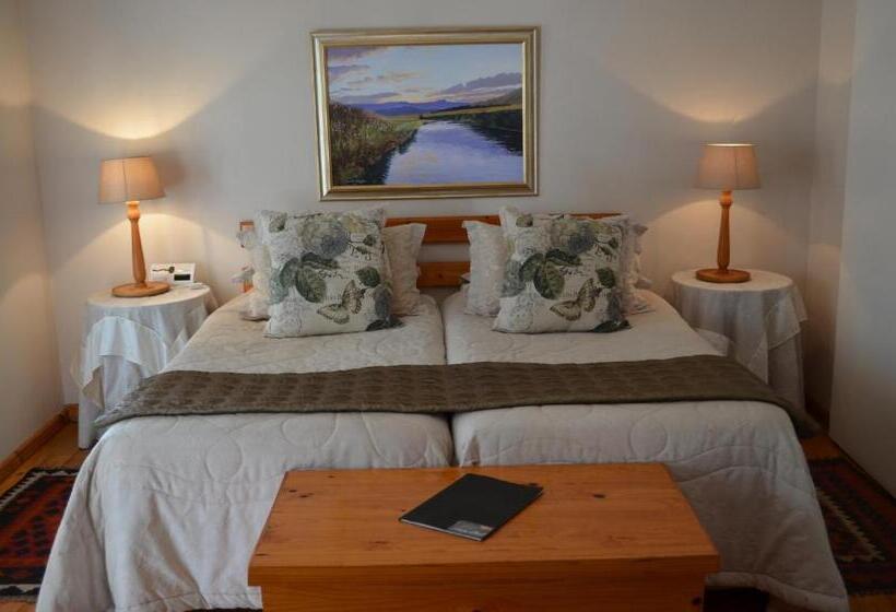 פנסיון Adley House