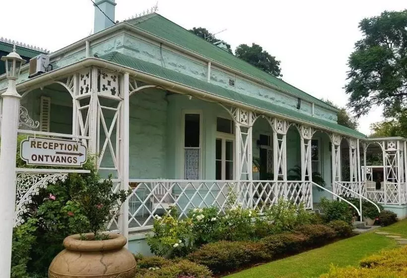 Majatalo Adley House