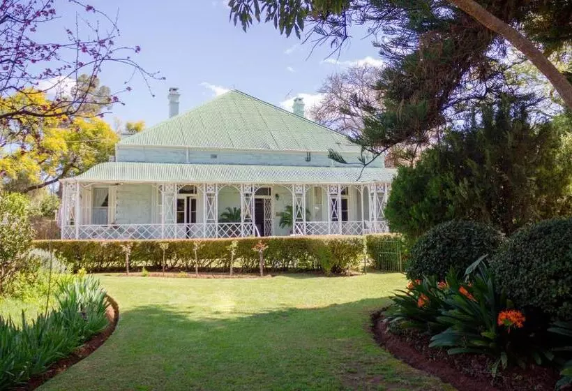 Majatalo Adley House