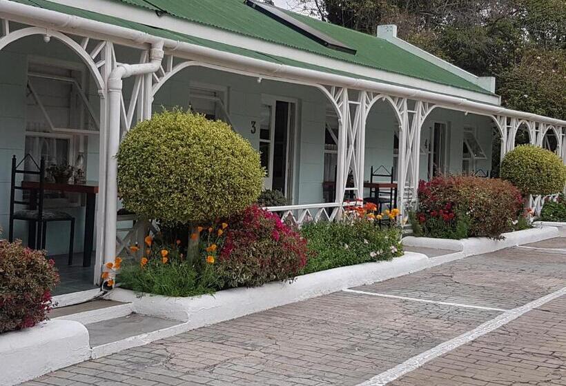 פנסיון Adley House