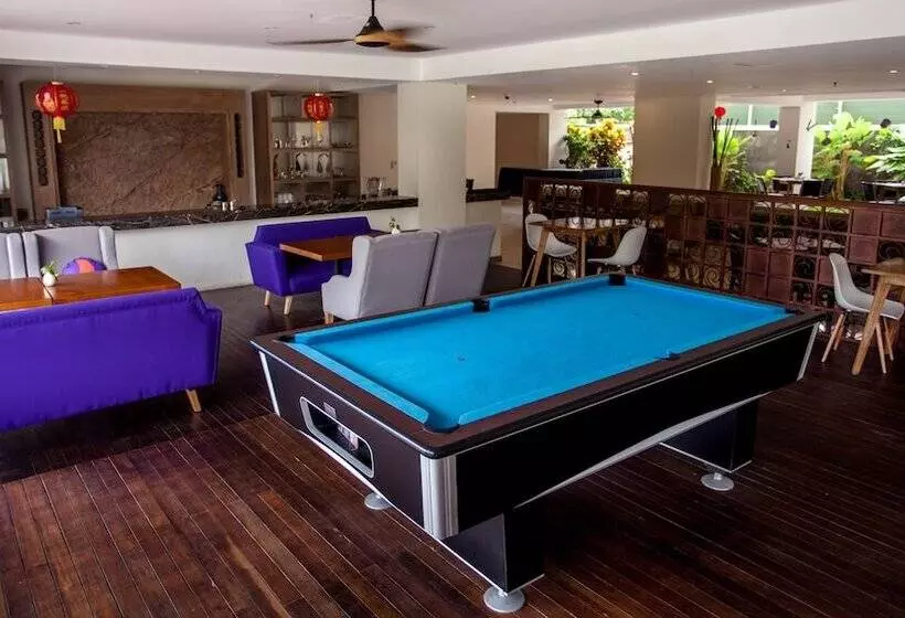 استراحتگاه Fox Hotel Jimbaran Beach