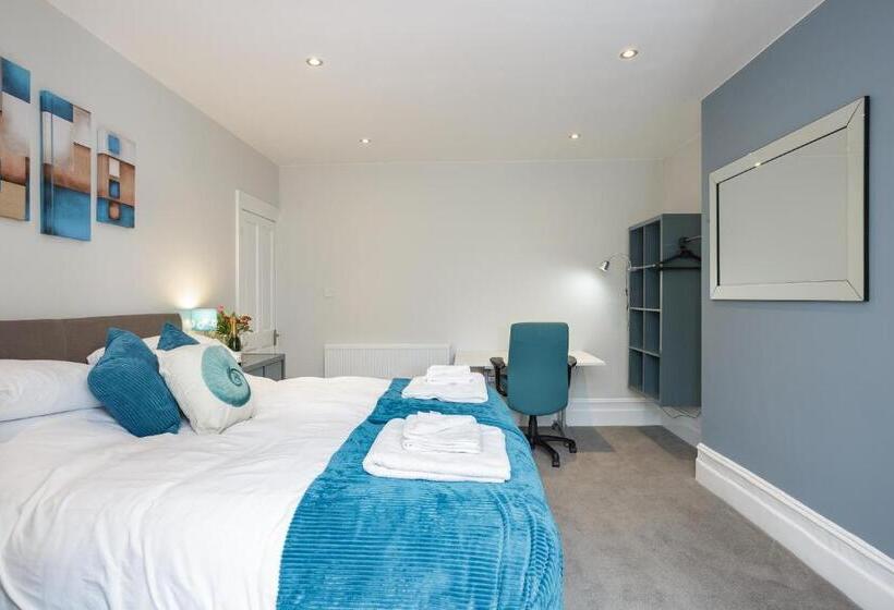 Stopover At Orchard Garden Apartment With Great Outdoor Space