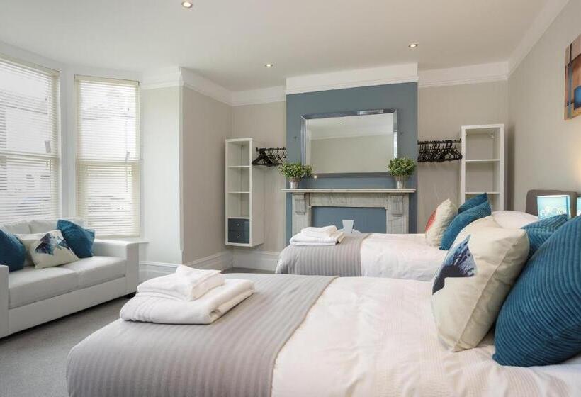 Stopover At Orchard Garden Apartment With Great Outdoor Space