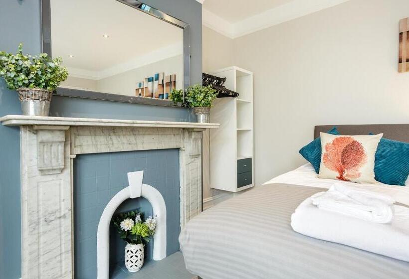 Stopover At Orchard Garden Apartment With Great Outdoor Space