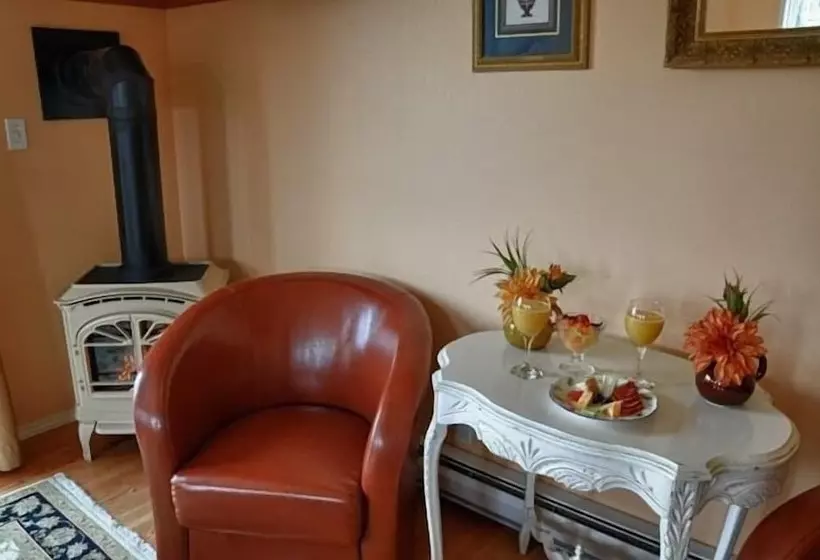 Tucker House Inn