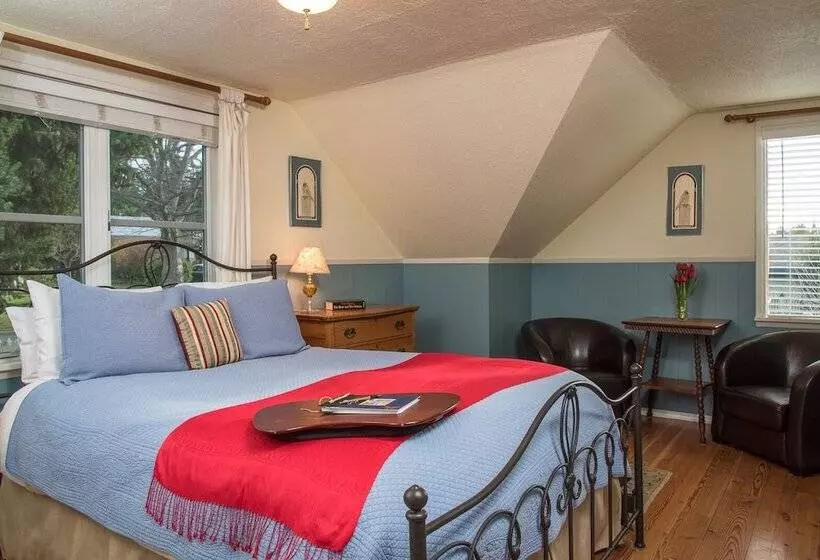 Tucker House Inn