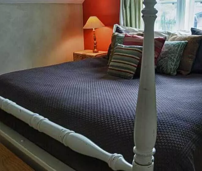 Tucker House Inn