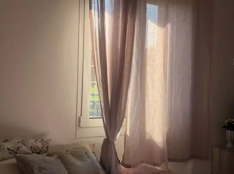 تختخواب و صبحانه R&b Midora