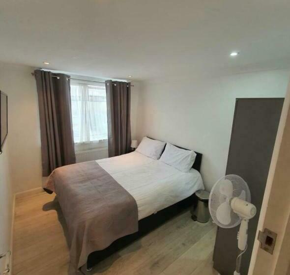 캡슐 호텔 En Suite Near Tottenham Hotspur Stadium