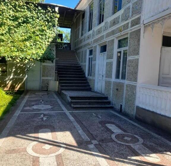 پانسیون Individual Low Budget Guest House