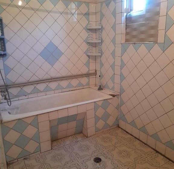 پانسیون Individual Low Budget Guest House