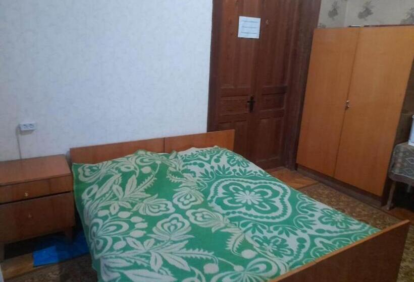 پانسیون Individual Low Budget Guest House
