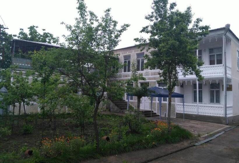 پانسیون Individual Low Budget Guest House