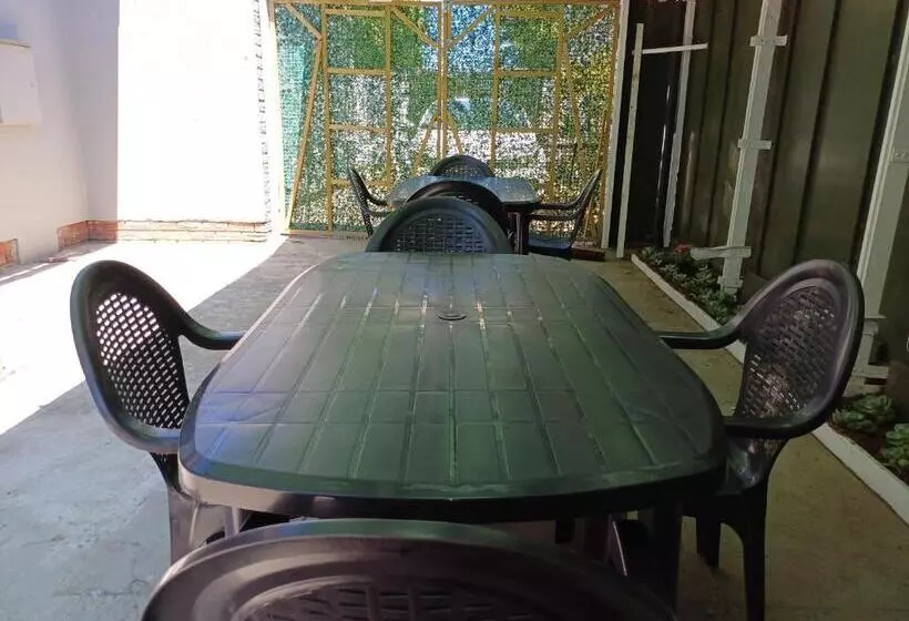 Majatalo Ojong S Guesthouse Kraaifontein   Eikendel