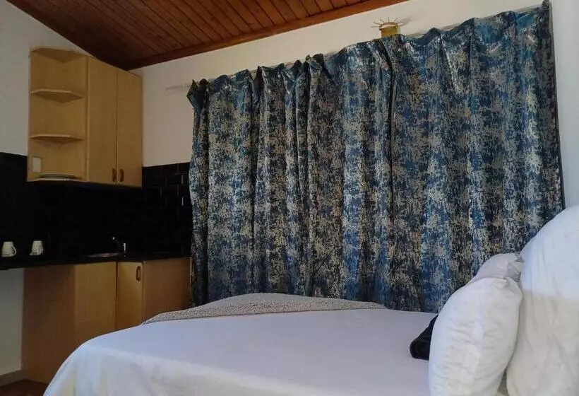 Majatalo Ojong S Guesthouse Kraaifontein   Eikendel