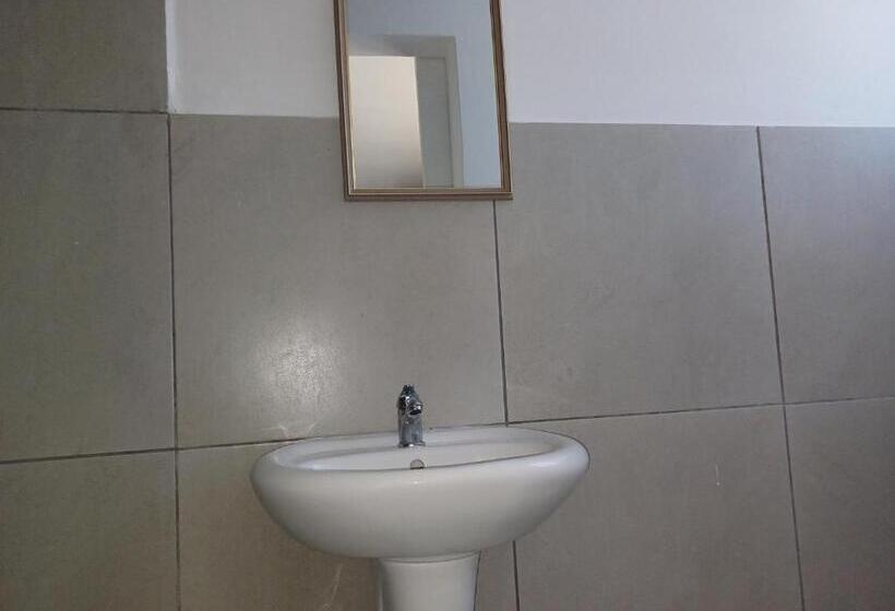 ペンション Ojong S Guesthouse Kraaifontein Eikendel