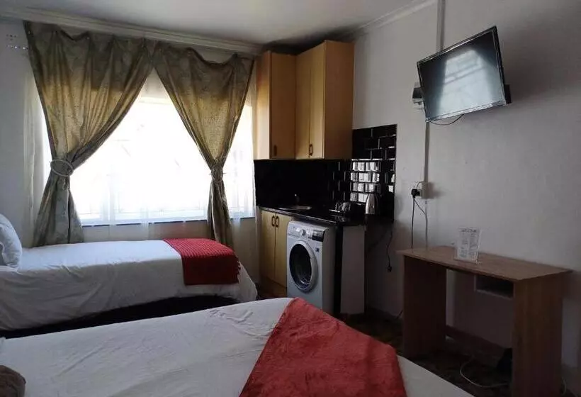 Majatalo Ojong S Guesthouse Kraaifontein   Eikendel