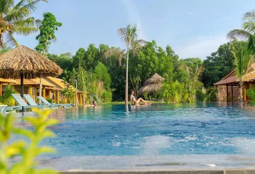 استراحتگاه Phu Quoc Island Lodge
