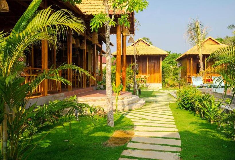 استراحتگاه Phu Quoc Island Lodge