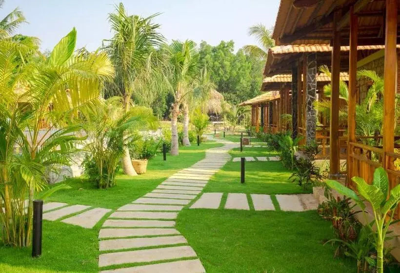 استراحتگاه Phu Quoc Island Lodge
