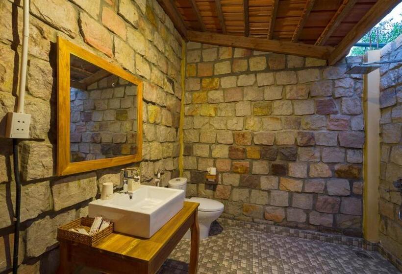 استراحتگاه Phu Quoc Island Lodge