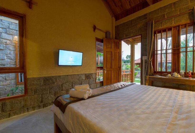 استراحتگاه Phu Quoc Island Lodge