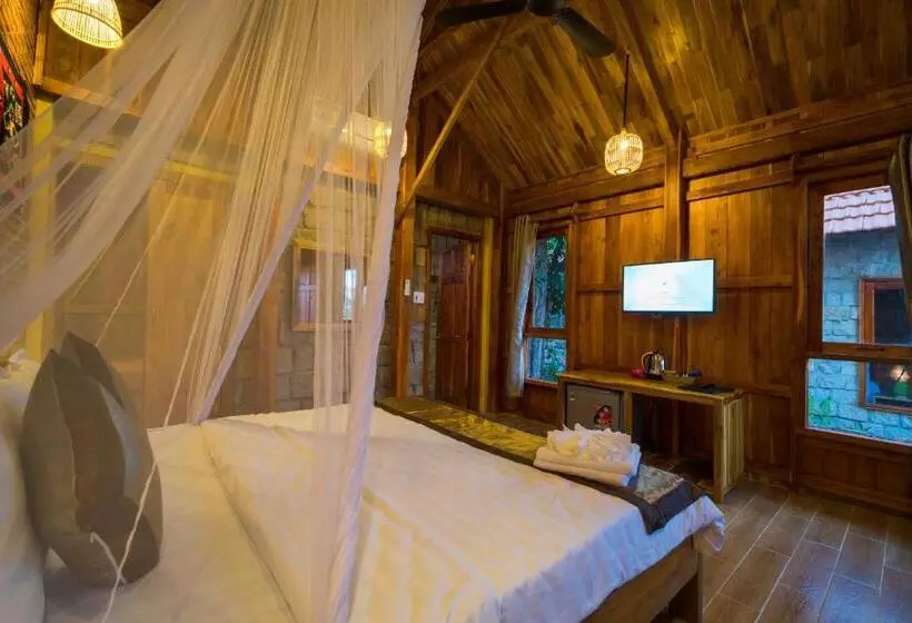 استراحتگاه Phu Quoc Island Lodge