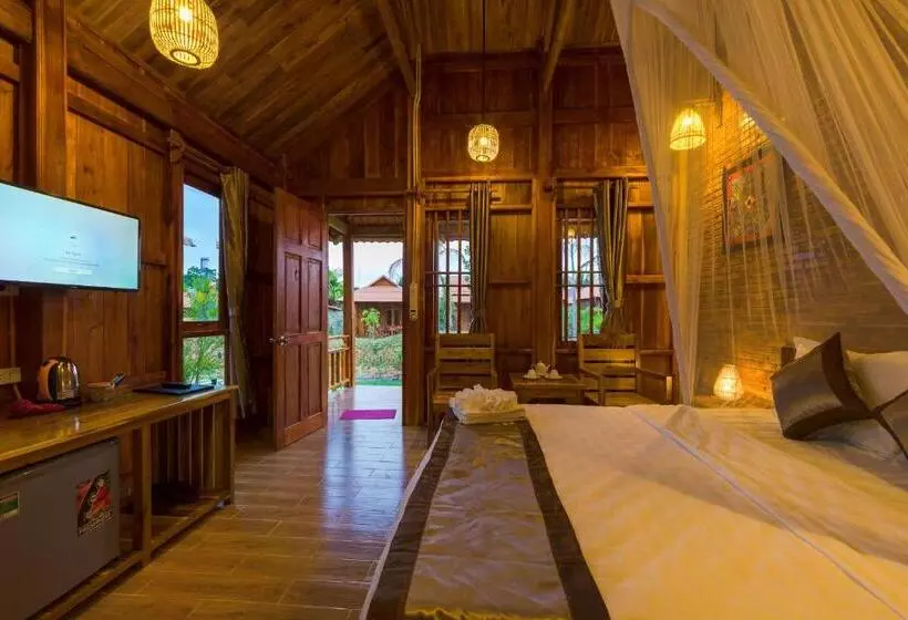 استراحتگاه Phu Quoc Island Lodge