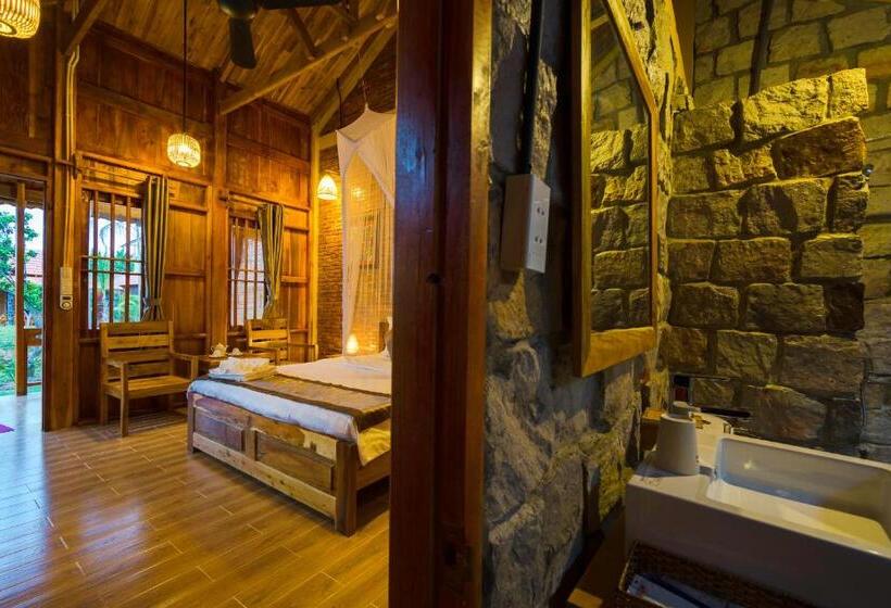 استراحتگاه Phu Quoc Island Lodge