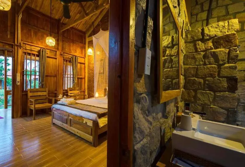 استراحتگاه Phu Quoc Island Lodge