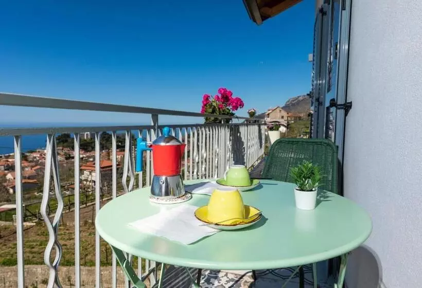 Aamiaismajoitus (B&B) Plein Sud Agerola