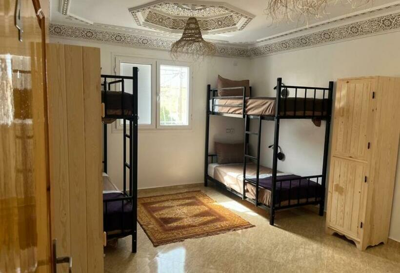 هاستل Daniasurfhouse