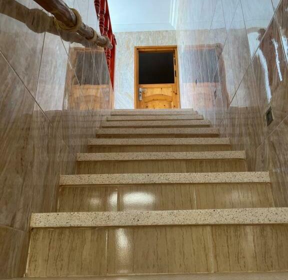 هاستل Daniasurfhouse