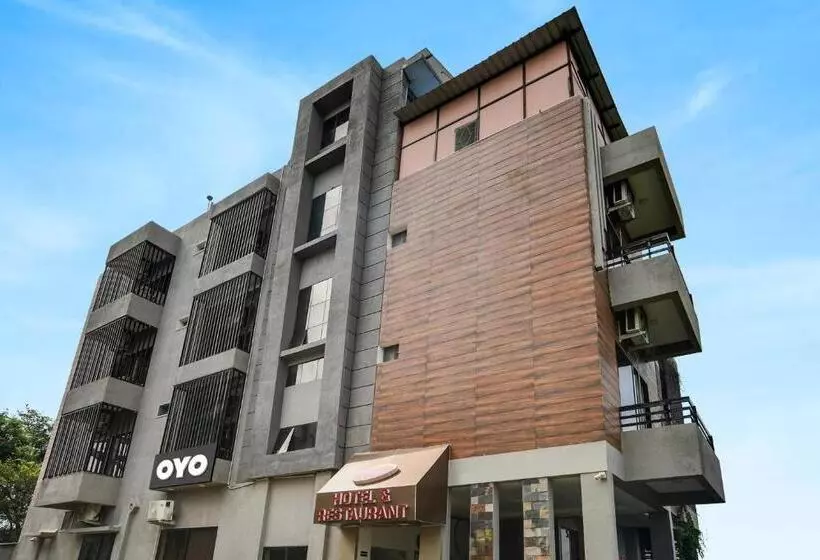 Santushti Hotel & Restaurant, Indore