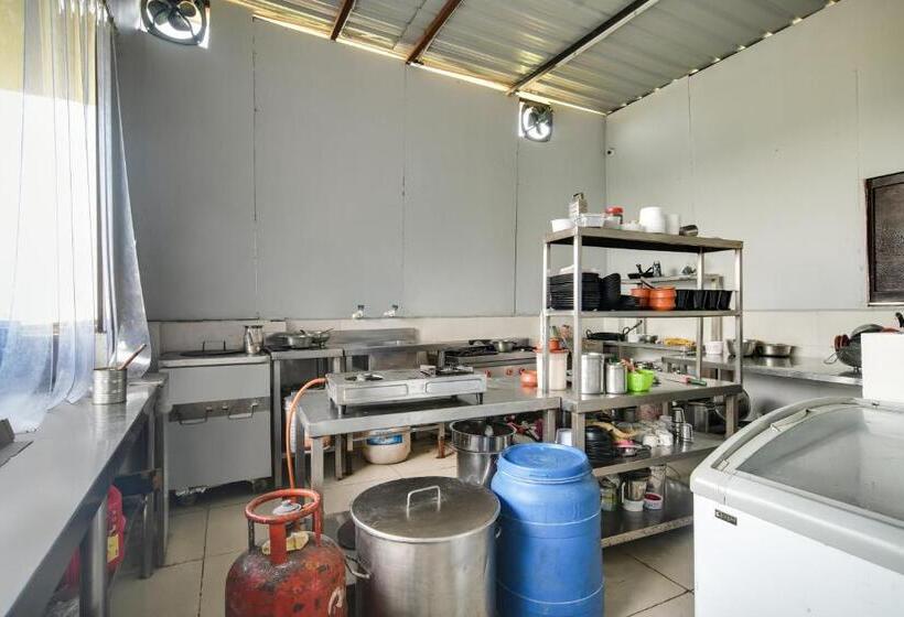 Santushti Hotel & Restaurant, Indore