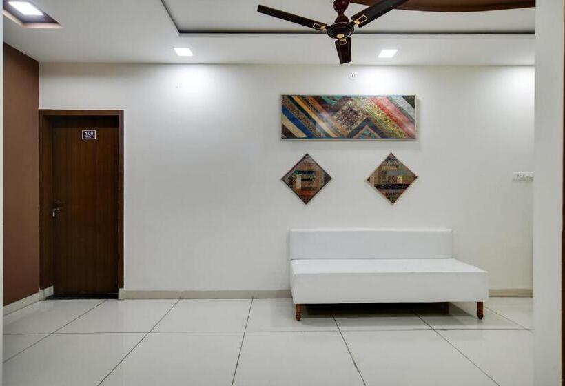 Santushti Hotel & Restaurant, Indore